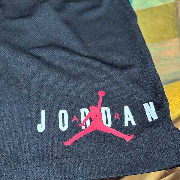 Jordan Black Athletic Men's Shorts - Picture 3 of 3